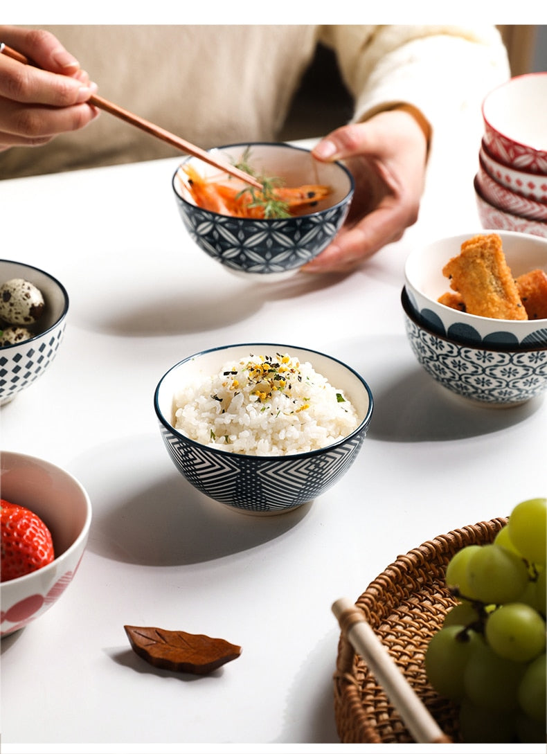 Elegant Floral Ceramic Bowl Set – Japanese & Korean Style Tableware with Gift Box (5-Piece, Blue or Red)